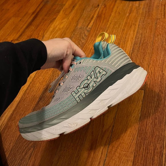 🚫🚫SOLD🚫🚫 EUC HOKA BONDI 6 - Picture 1 of 4